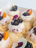 Load image into Gallery viewer, English Cream Drop Scones